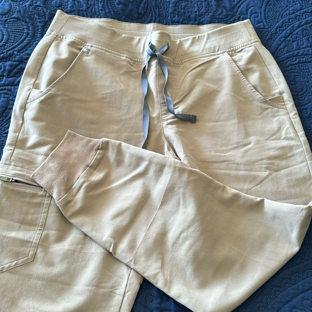 Women’s Zamora joggers, petite medium
